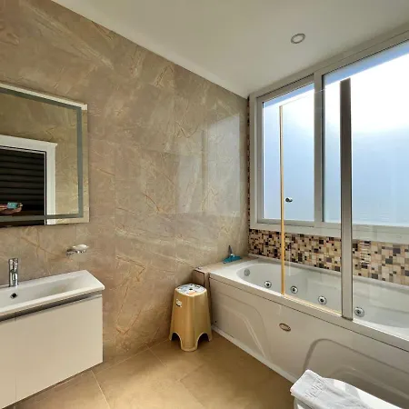 Luxury 7-bed With Pool And Jacuzzi Fethiye וילה
