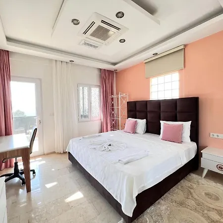 Luxury 7-bed With Pool And Jacuzzi Fethiye וילה אולודניץ