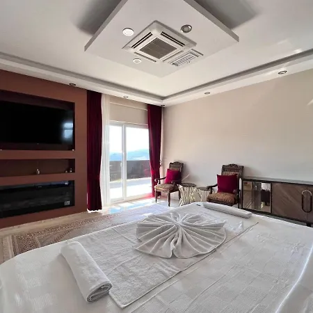 Luxury 7-bed With Pool And Jacuzzi Fethiye וילה
