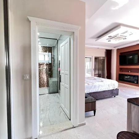 Luxury 7-bed With Pool And Jacuzzi Fethiye אולודניץ