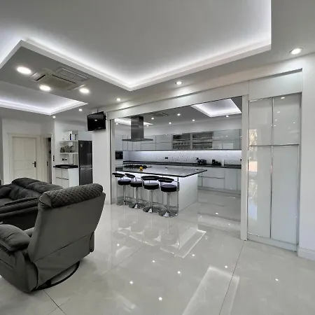 Luxury 7-bed With Pool And Jacuzzi Fethiye וילה אולודניץ