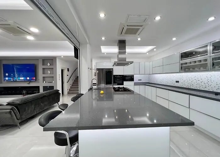 Vila Luxury 7-bed With Pool And Jacuzzi Fethiye *