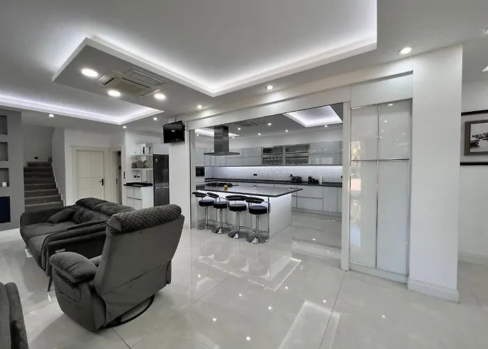 Luxury 7-bed With Pool And Jacuzzi Fethiye Villa Ölüdeniz