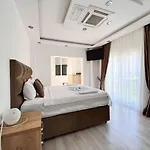 Luxury 7-bed With Pool And Jacuzzi Fethiye Vila Oludeniz