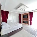 Luxury 7-bed With Pool And Jacuzzi Fethiye *