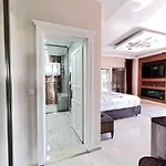 Luxury 7-bed With Pool And Jacuzzi Fethiye Oludeniz
