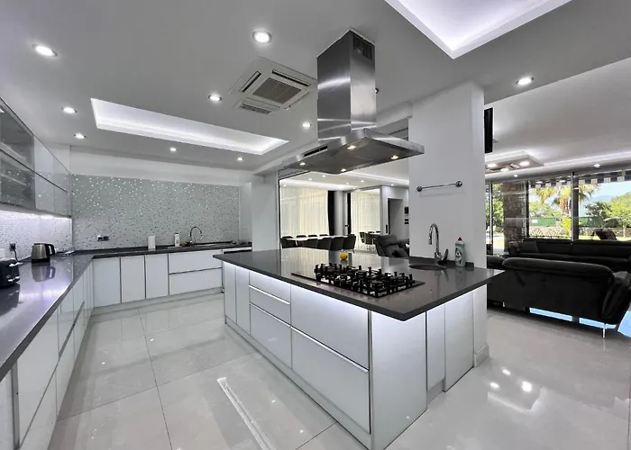 Villa Luxury 7-bed With Pool And Jacuzzi Fethiye *