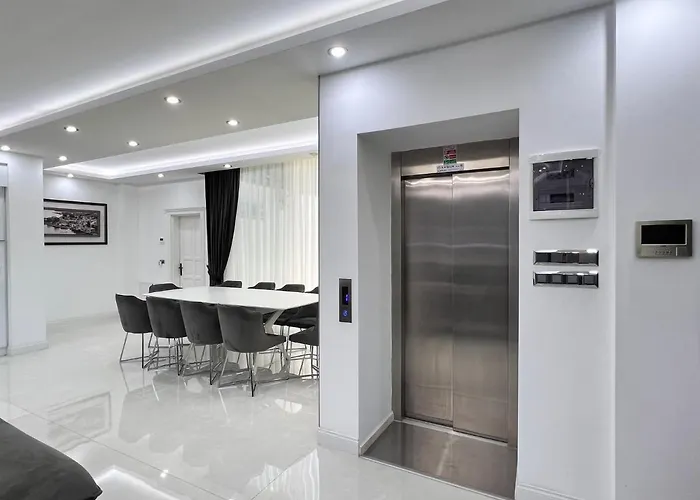 Luxury 7-bed With Pool And Jacuzzi Fethiye אולודניץ
