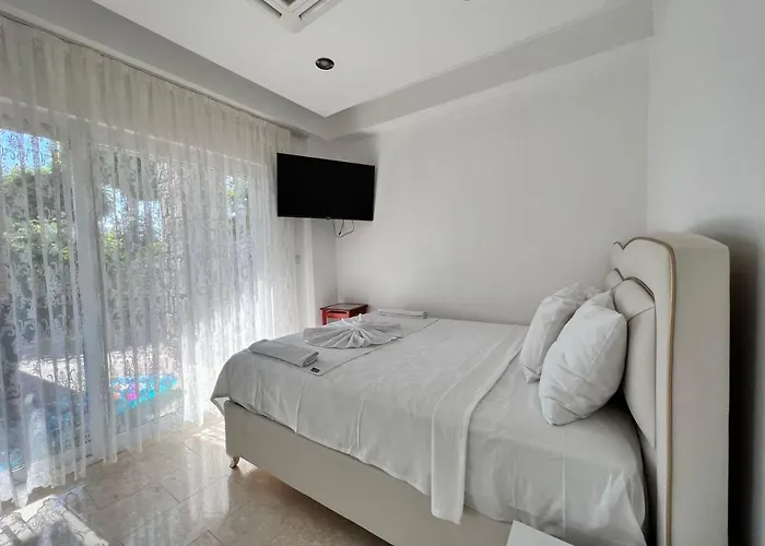 Luxury 7-bed With Pool And Jacuzzi Fethiye וילה *