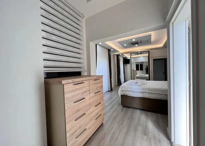 Luxury 7-bed With Pool And Jacuzzi Fethiye אולודניץ